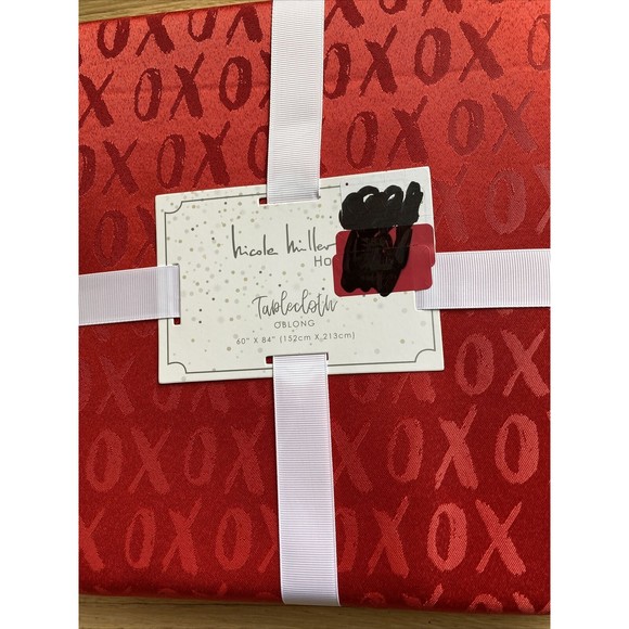 NEW Nicole Miller XOXO Red Valentine's Day Polyester Tablecloth 60” X 84”